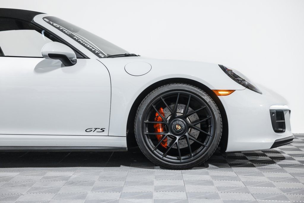 Used 2019 Porsche 911 Targa 4 GTS image 3