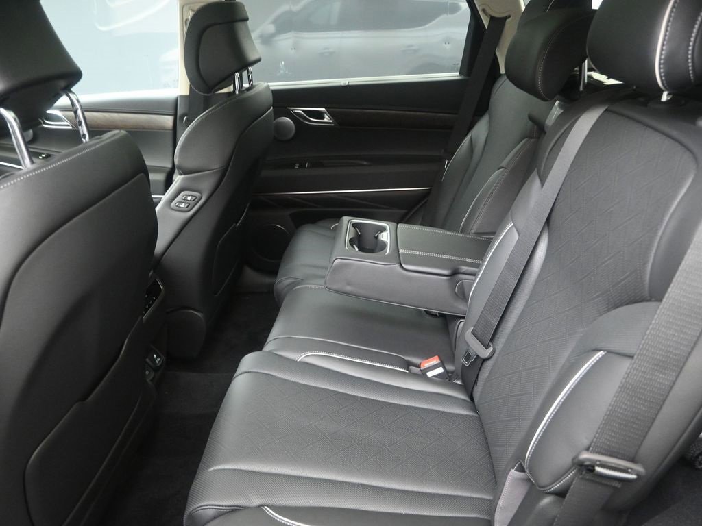 New 2025 Genesis GV80 2.5T Prestige image 18