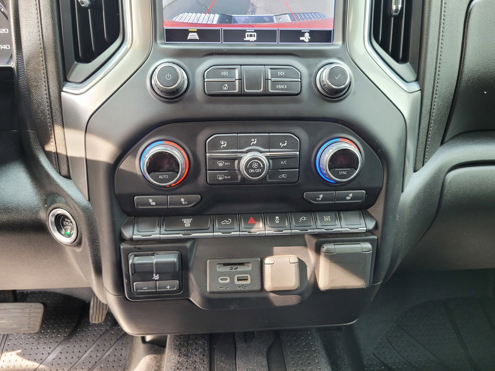 Used 2021 Chevrolet Silverado 2500 LT w/ Convenience Package image 19