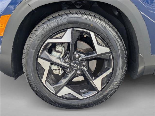 Used 2024 Kia Seltos EX FWD image 24