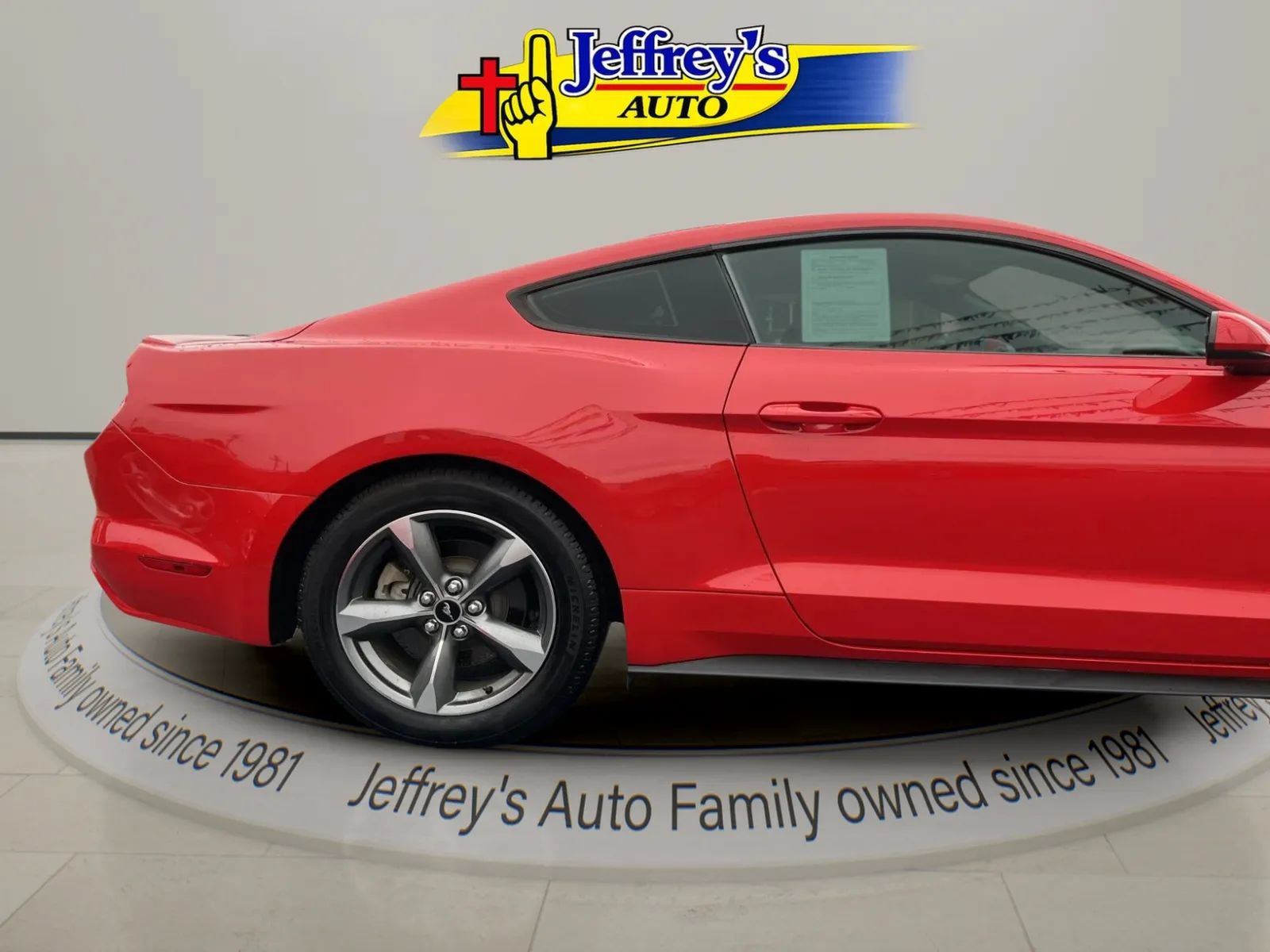 Used 2016 Ford Mustang Coupe RWD image 2