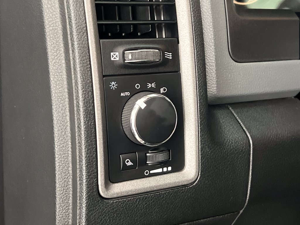 Used 2017 RAM 2500 Tradesman w/ Chrome Appearance Group AWD/4WD image 34