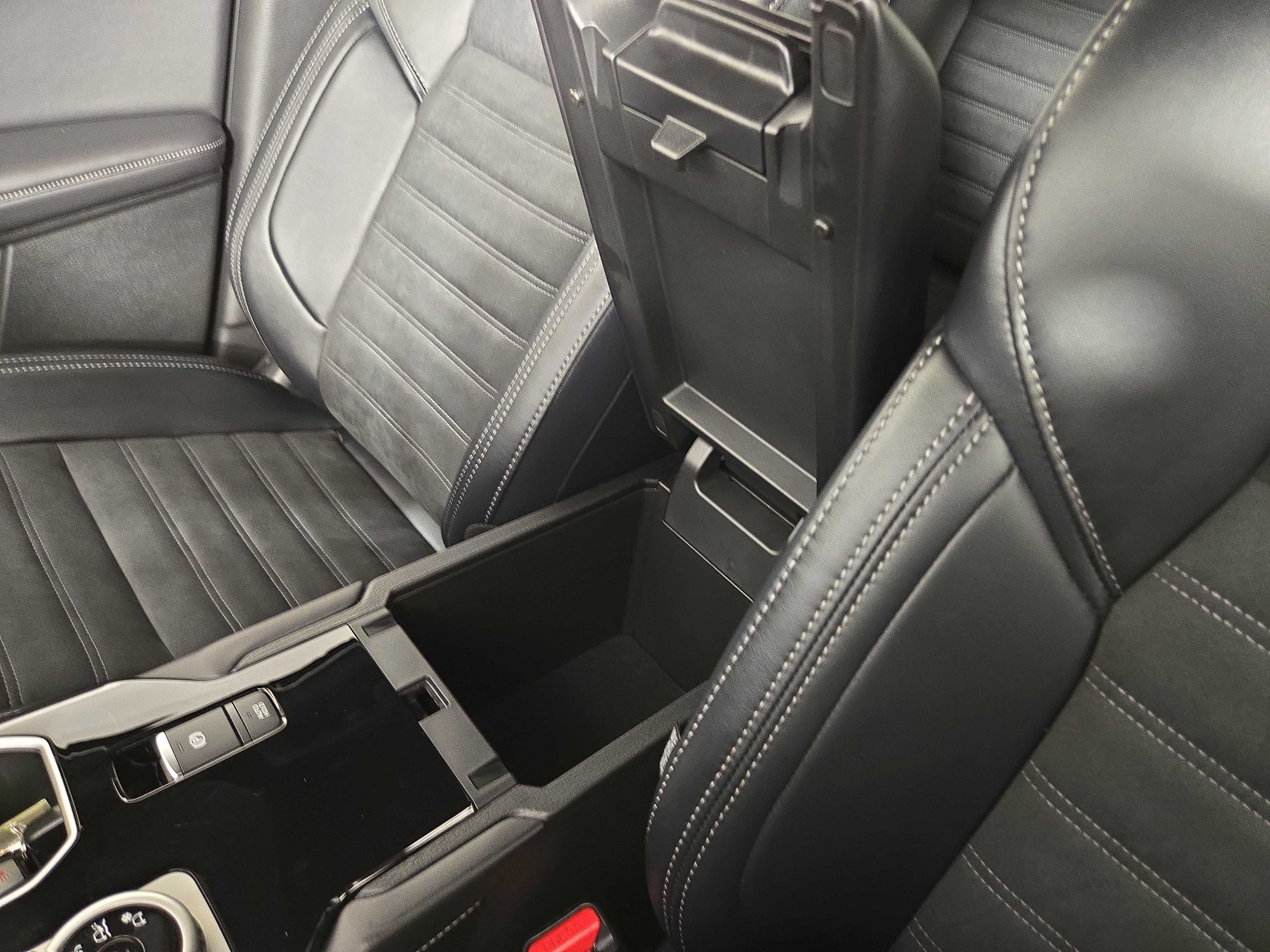 New 2026 Mitsubishi Outlander LE FWD image 28