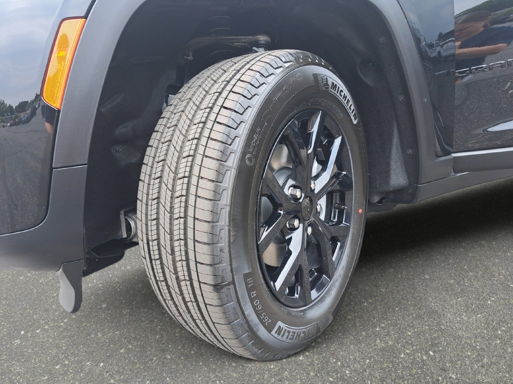 New 2026 Jeep Grand Cherokee Altitude AWD/4WD image 30