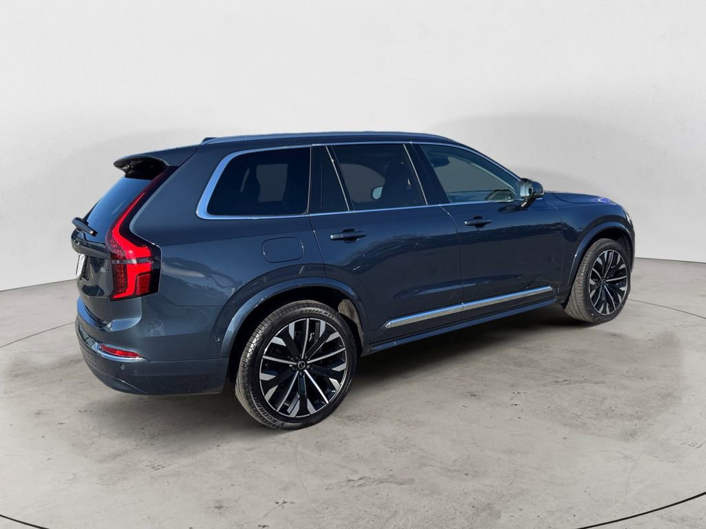 Used 2025 Volvo XC90 B5 Plus image 7