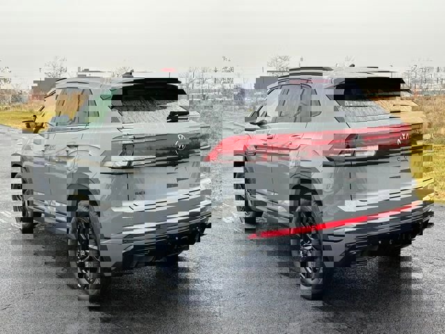 New 2026 Volkswagen Atlas Cross Sport SEL R-Line image 4