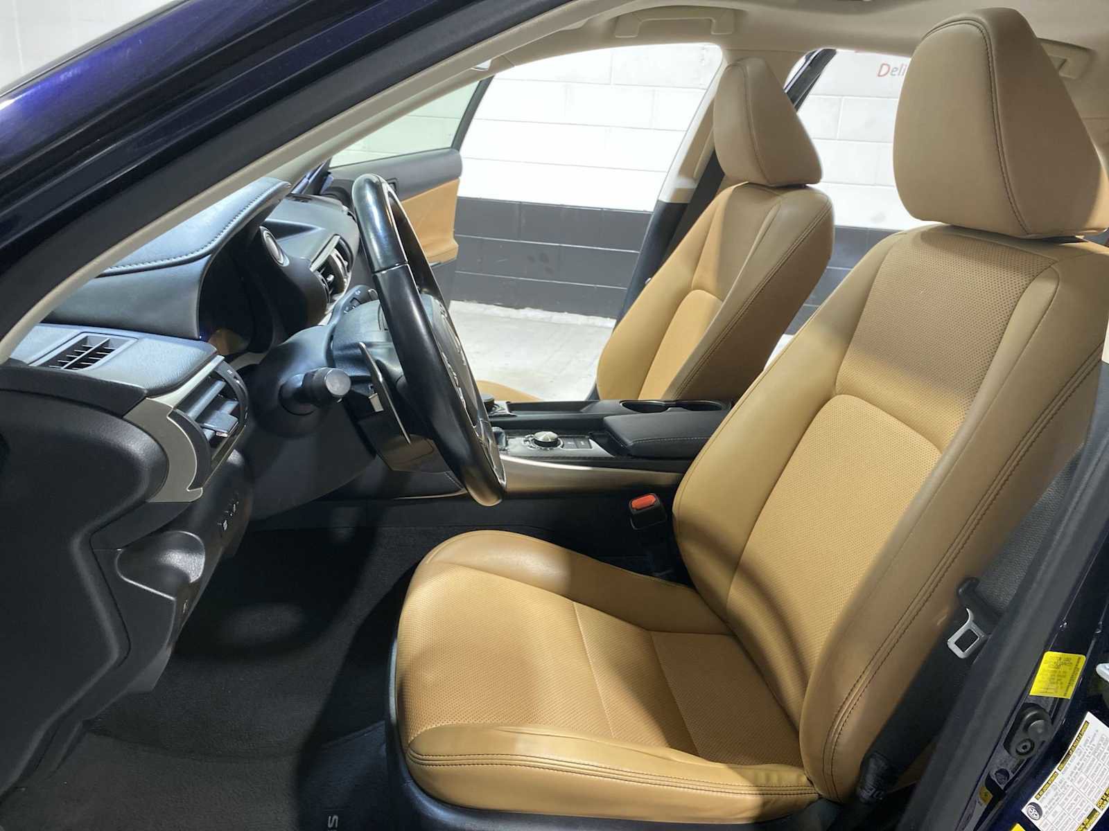 Used 2017 Lexus IS 300 AWD w/ Premium Package image 11