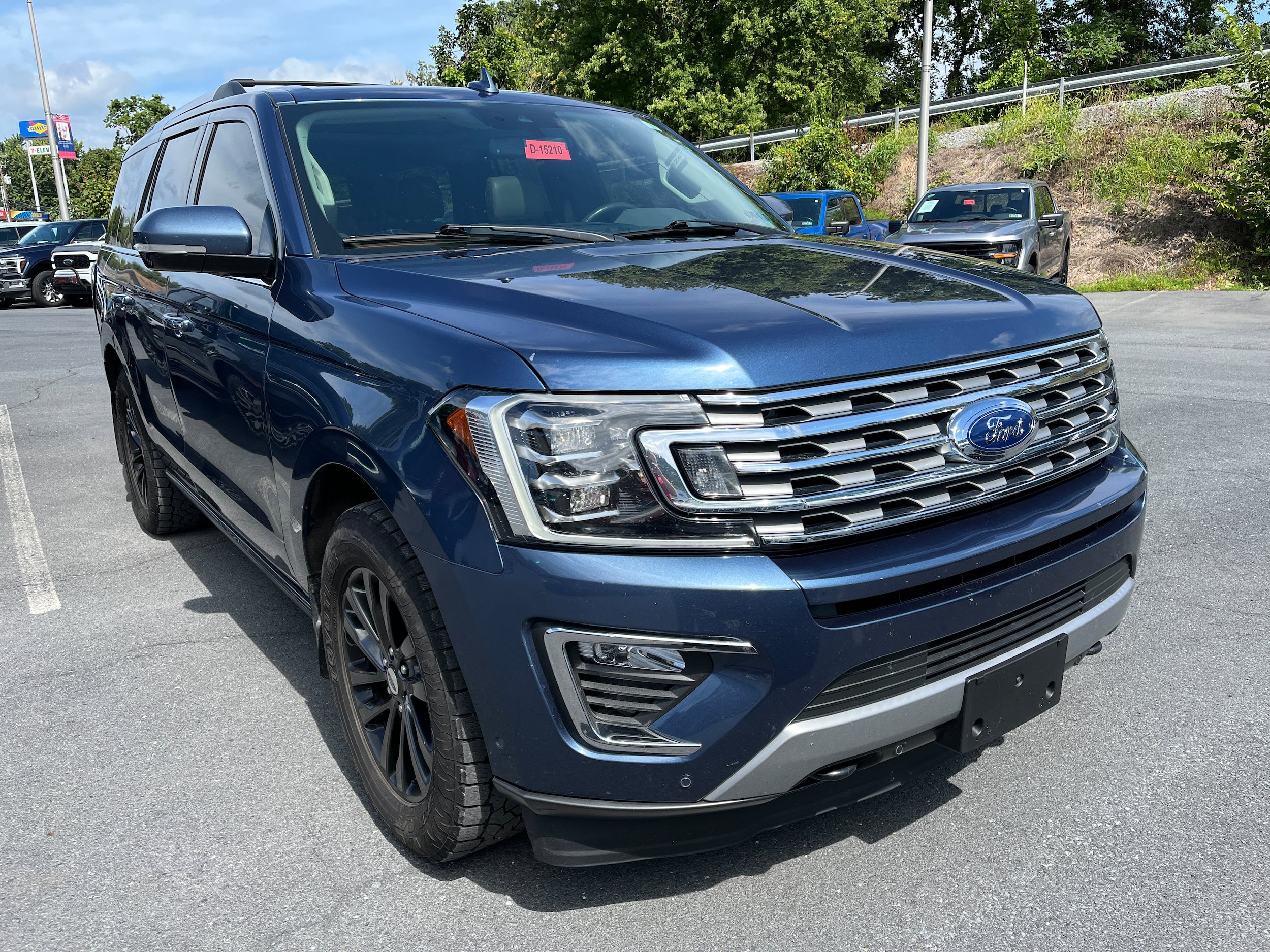 Used 2019 Ford Expedition Limited w/ Equipment Group 301A AWD/4WD image 6