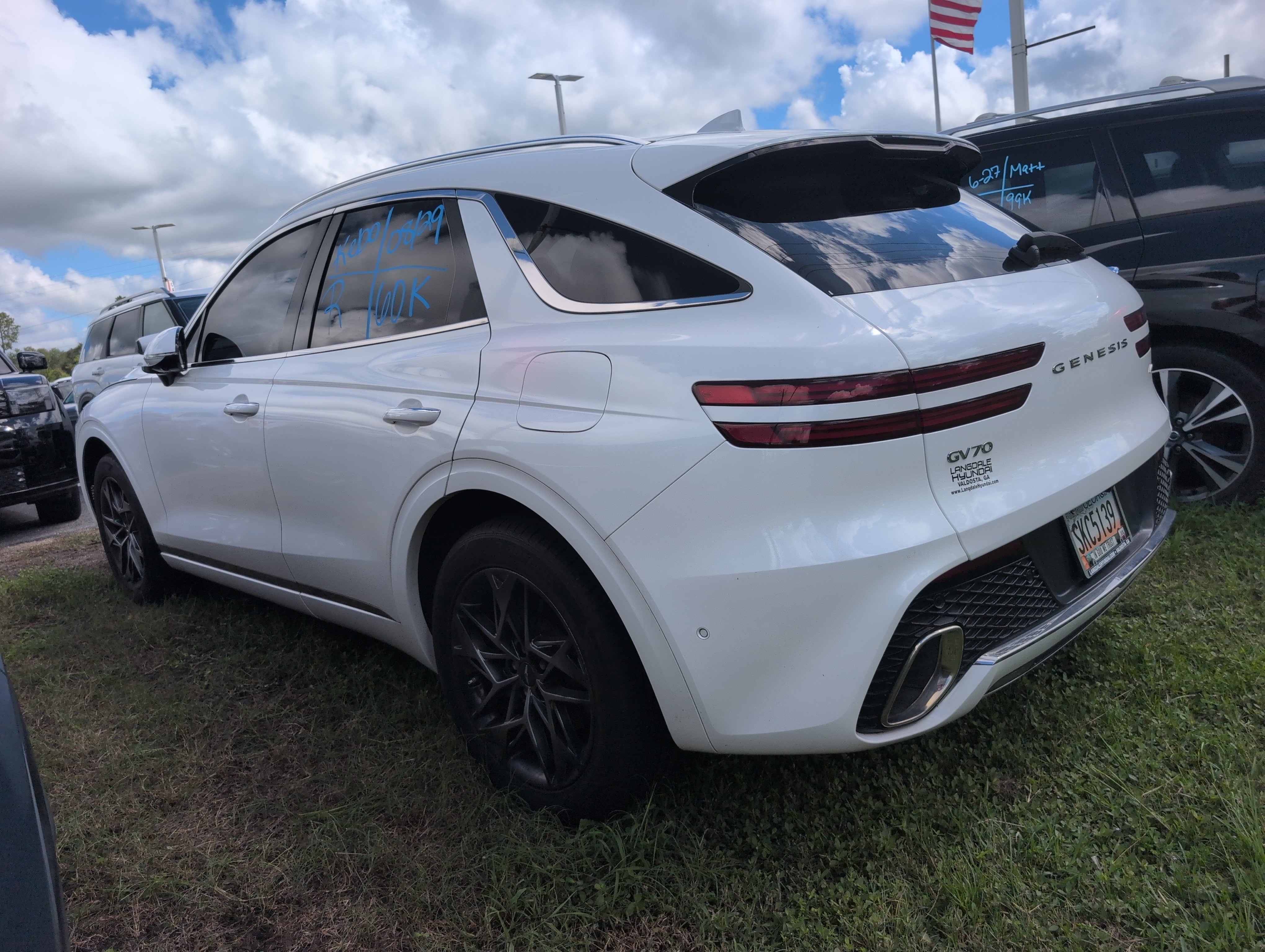 Used 2022 Genesis GV70 2.5T w/ Advanced Package AWD/4WD image 4