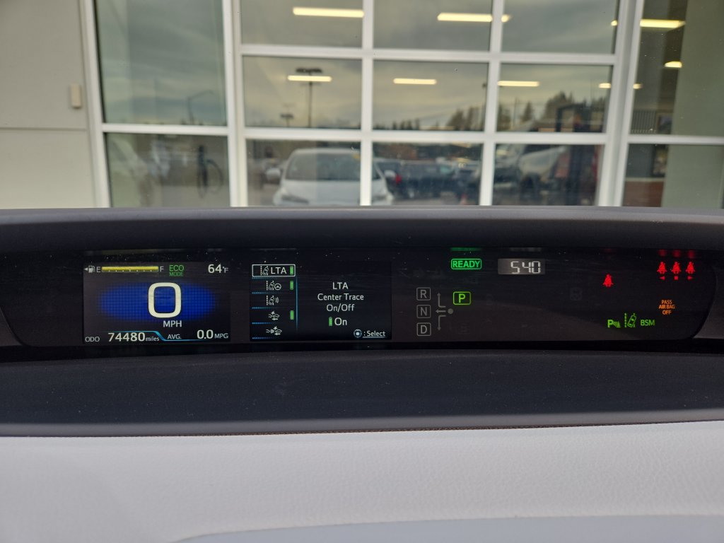 Used 2021 Toyota Prius LE AWD/4WD image 21