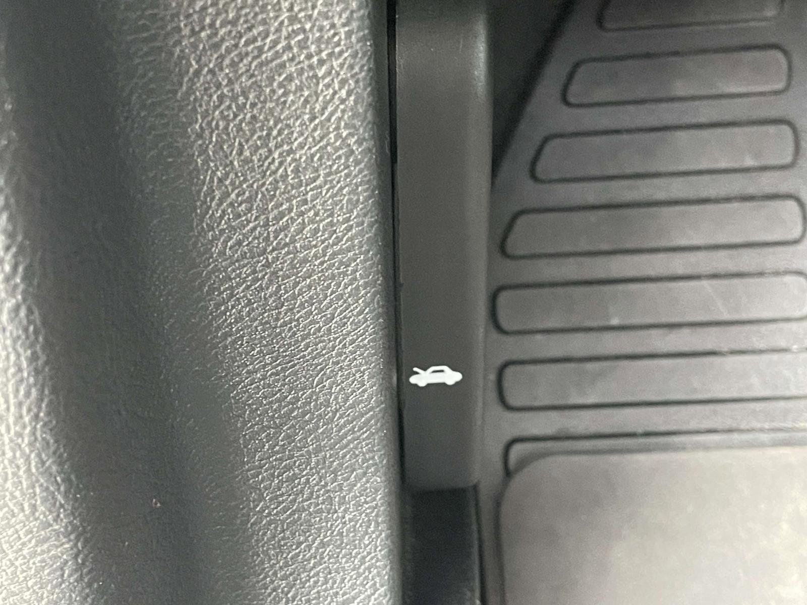 Used 2021 Ford Edge Titanium w/ Equipment Group 301A image 15