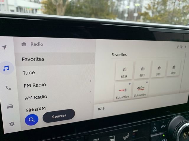 Certified 2024 Toyota Highlander XLE image 24