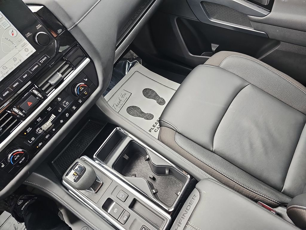 Used 2025 Nissan Pathfinder SL w/ SL Premium Package image 30