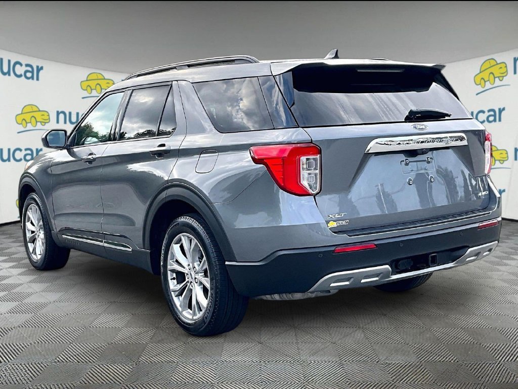 Used 2023 Ford Explorer XLT w/ Equipment Group 202A AWD/4WD image 4
