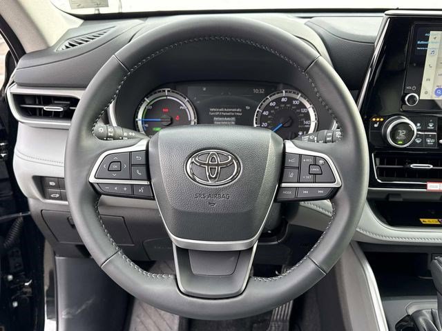 Used 2026 Toyota Highlander XLE image 19