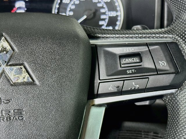 Used 2022 Mitsubishi Outlander ES FWD image 12