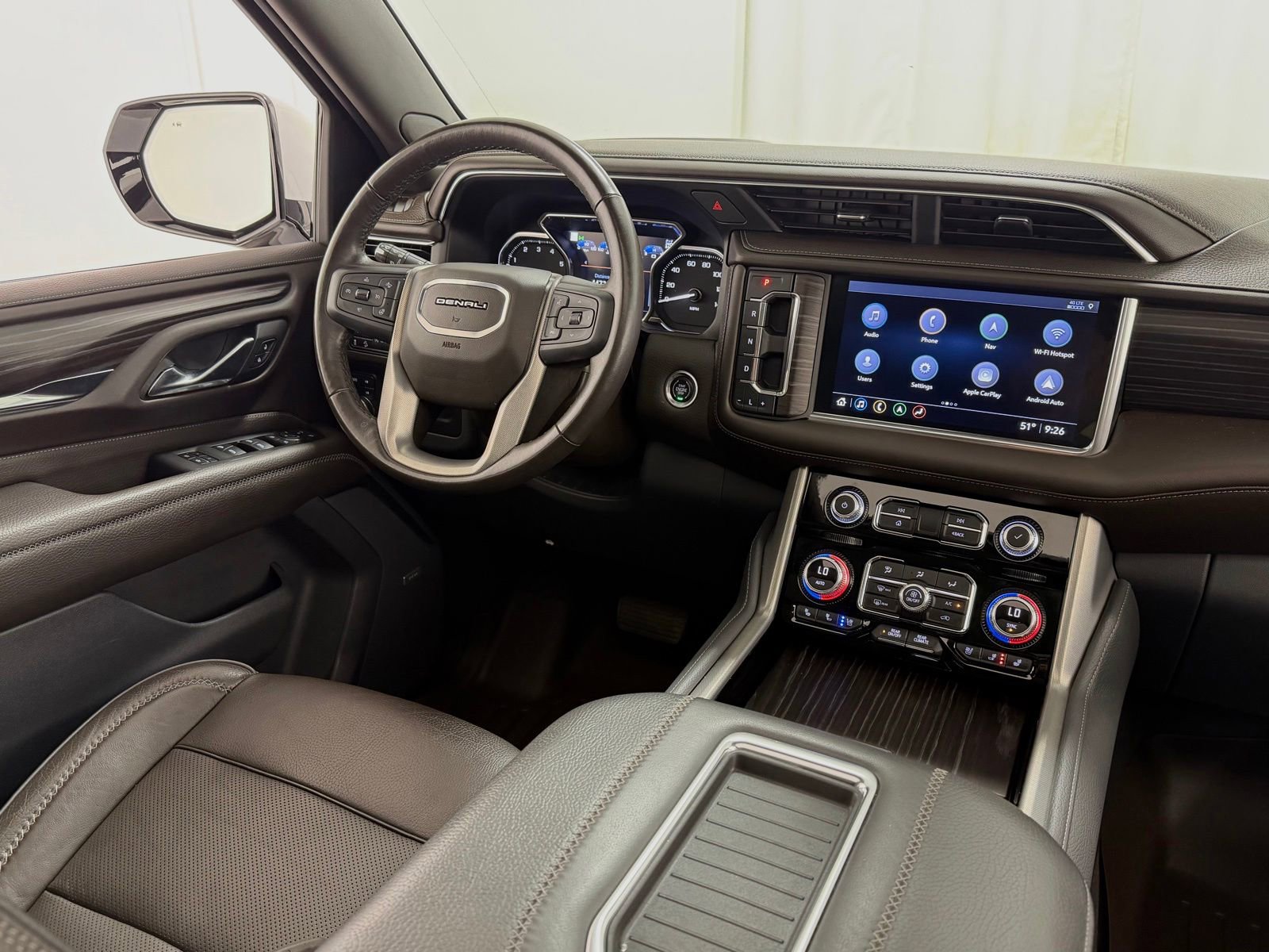 Used 2021 GMC Yukon Denali w/ Denali Premium Package AWD/4WD image 10