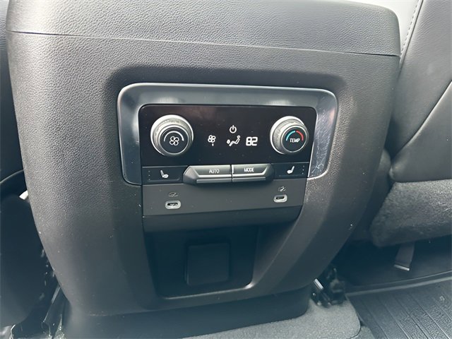 Used 2022 Chevrolet Suburban High Country image 28