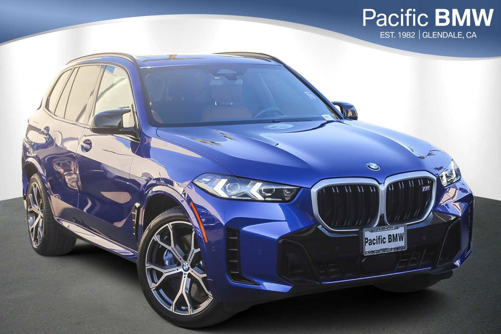 Used 2025 BMW X5 M60i w/ Parking Assistance Package image 1