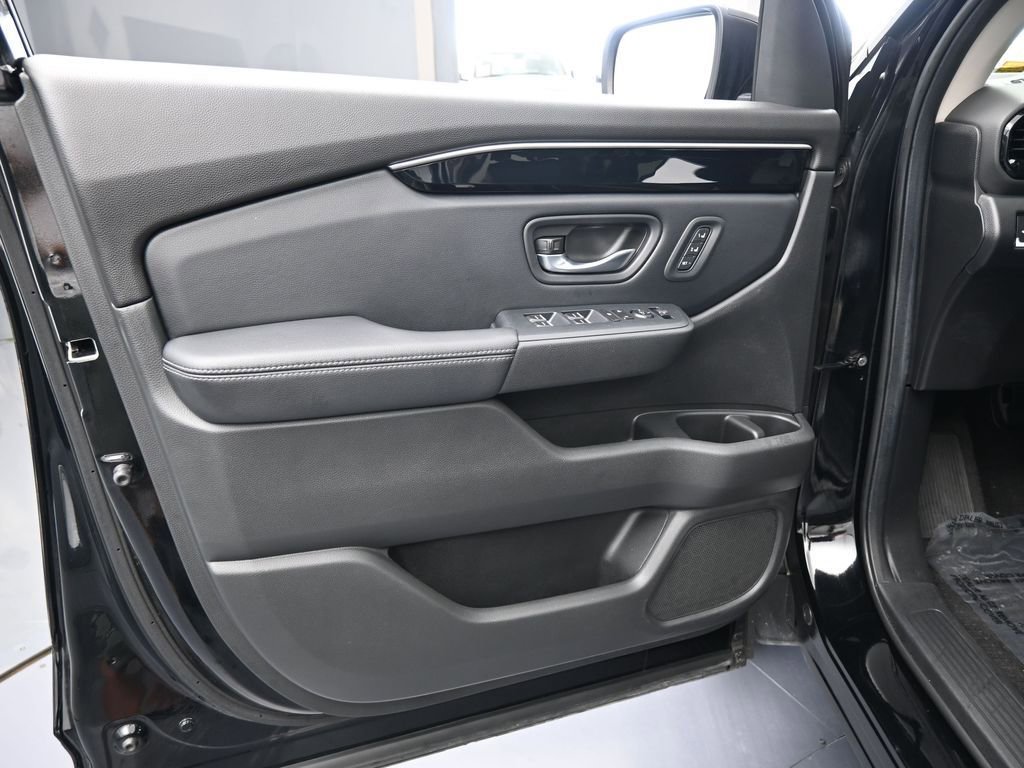 Used 2025 Honda Pilot EX-L image 15