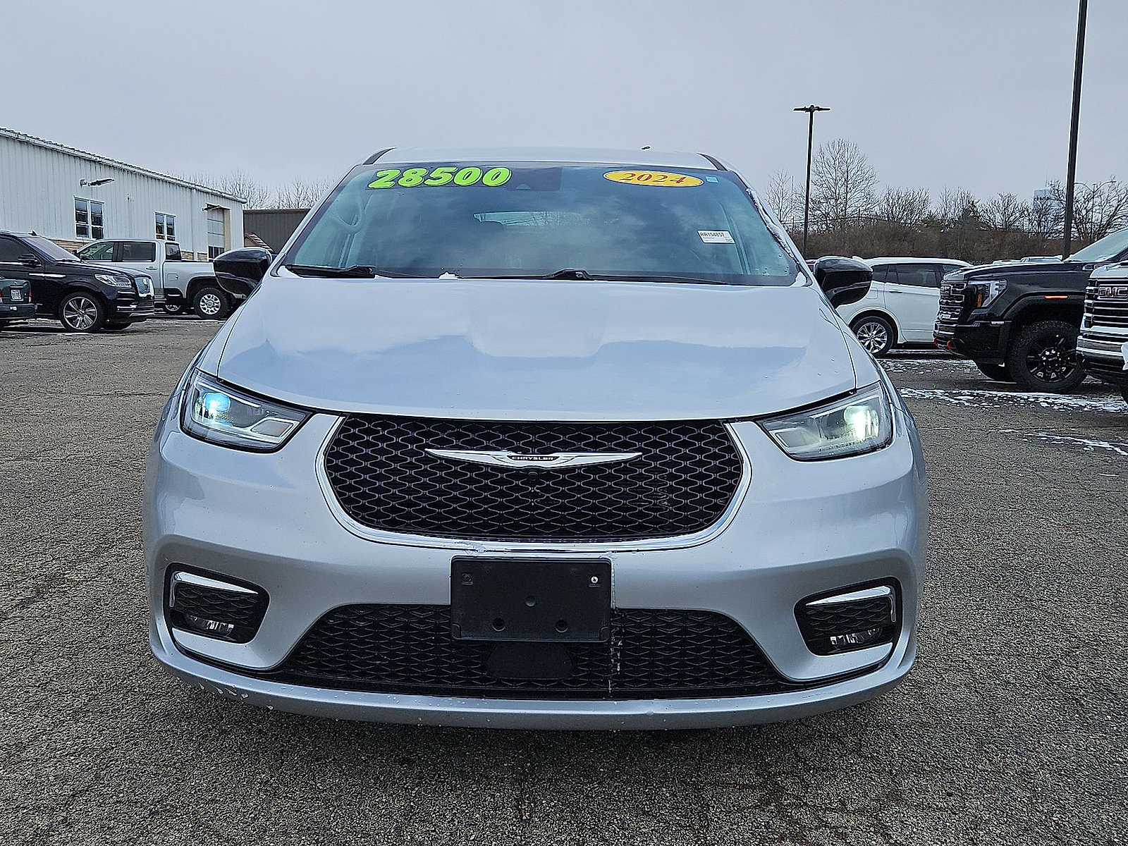 Used 2024 Chrysler Pacifica Touring-L FWD image 29