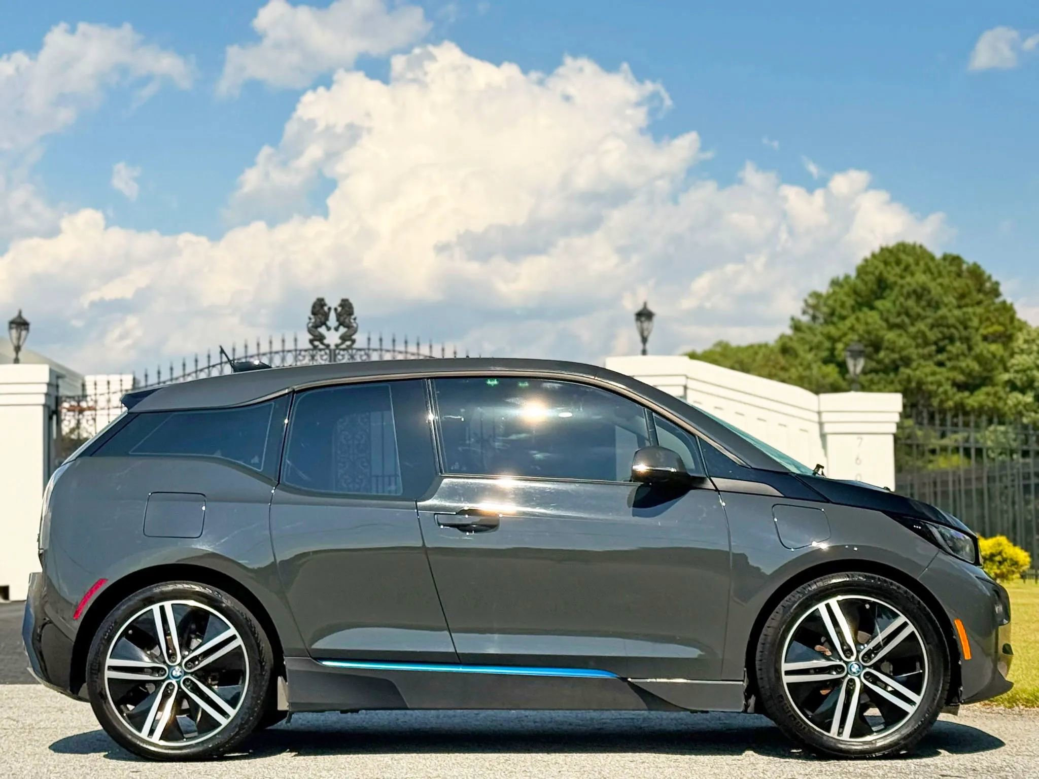 Used 2015 BMW i3 w/ Range Extender image 6