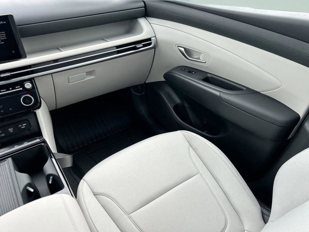 New 2026 Hyundai Tucson Blue SE AWD/4WD image 18