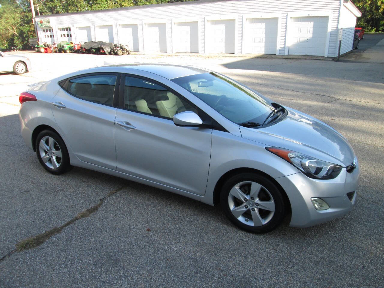 Used 2011 Hyundai Elantra GLS w/ Preferred Equipment Pkg 3 image 4