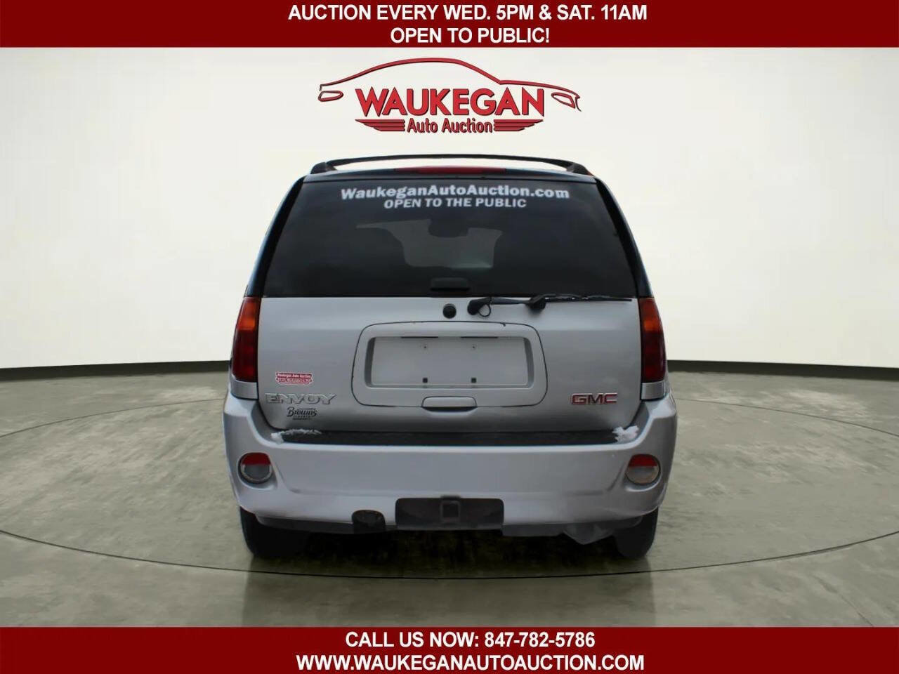 Used 2005 GMC Envoy Denali image 4