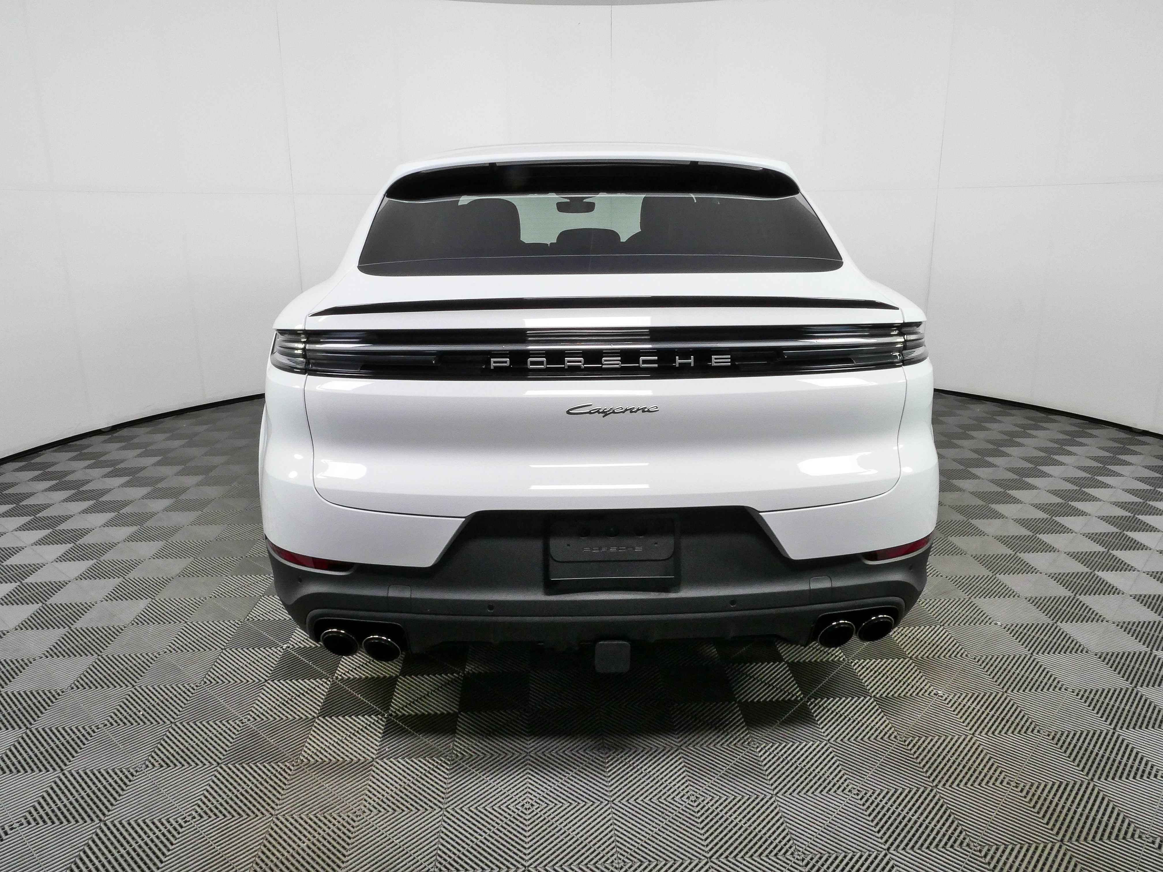 Certified 2025 Porsche Cayenne Coupe AWD/4WD image 32
