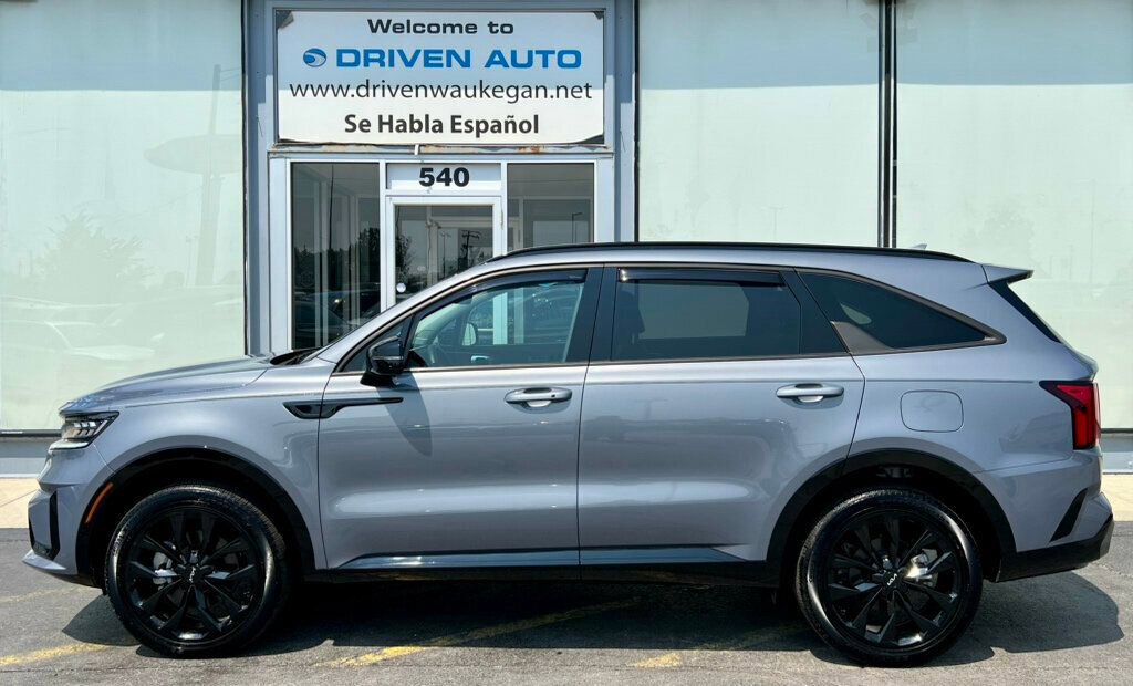Used 2023 Kia Sorento SX image 2
