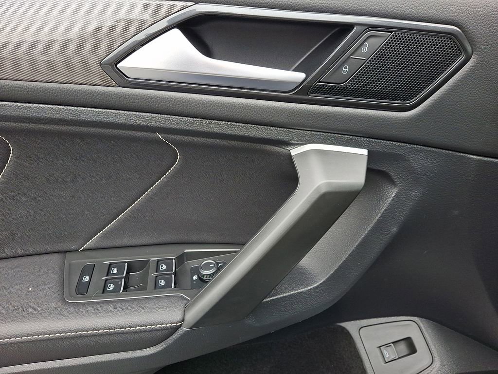 Used 2024 Volkswagen Tiguan Wolfsburg Edition image 15