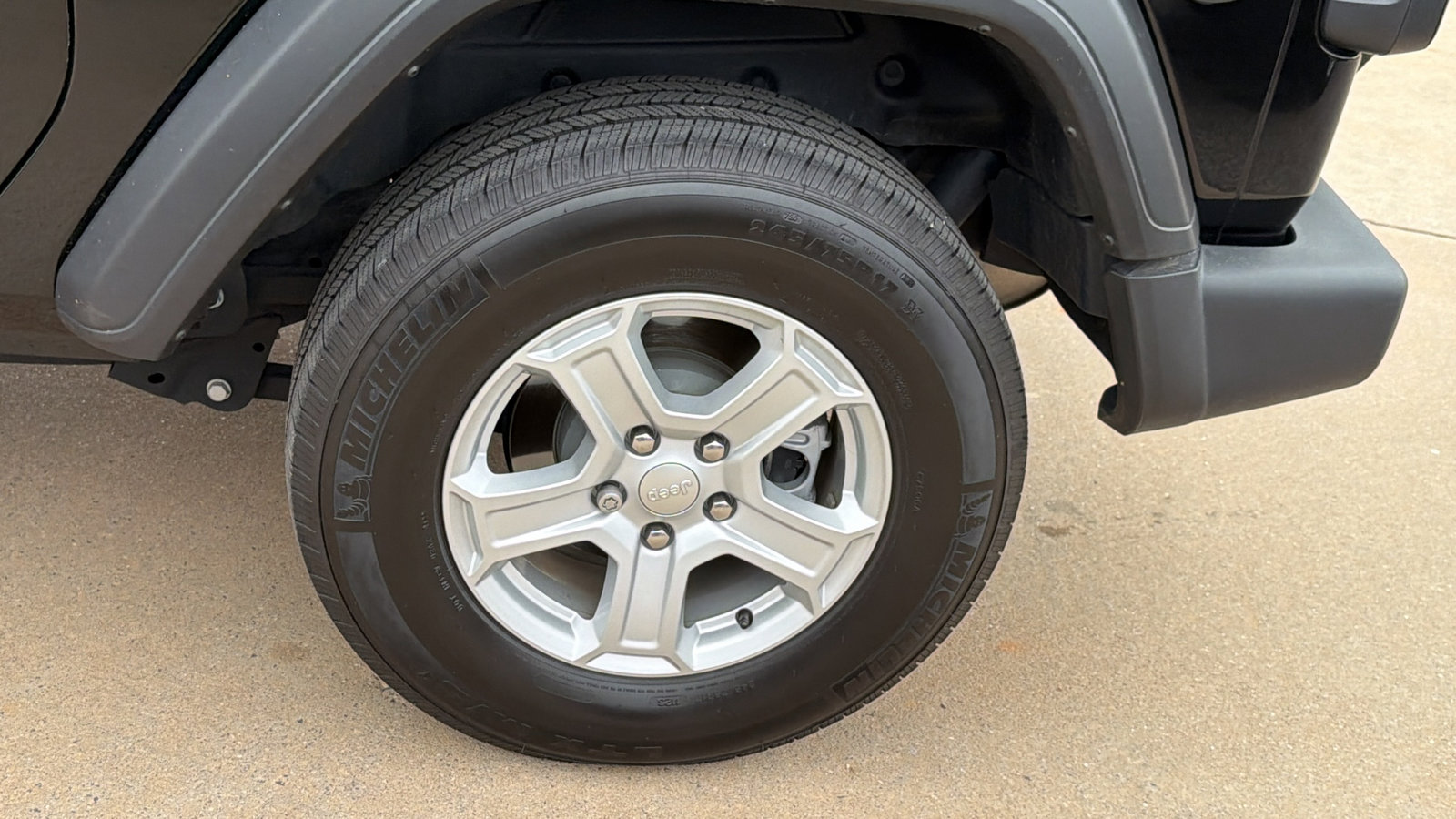 Used 2022 Jeep Wrangler Sport S image 12