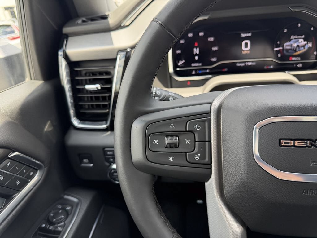 Used 2025 GMC Sierra 3500 Denali w/ Denali Reserve Package AWD/4WD image 27