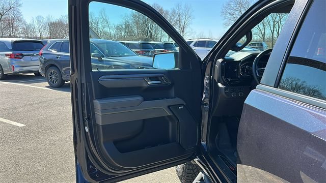 Used 2024 Chevrolet Silverado 1500 ZR2 w/ Technology Package AWD/4WD image 9