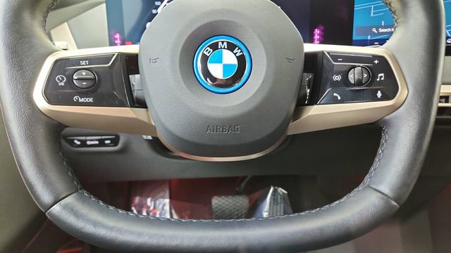 Used 2024 BMW iX xDrive50 w/ Premium Package AWD/4WD image 41