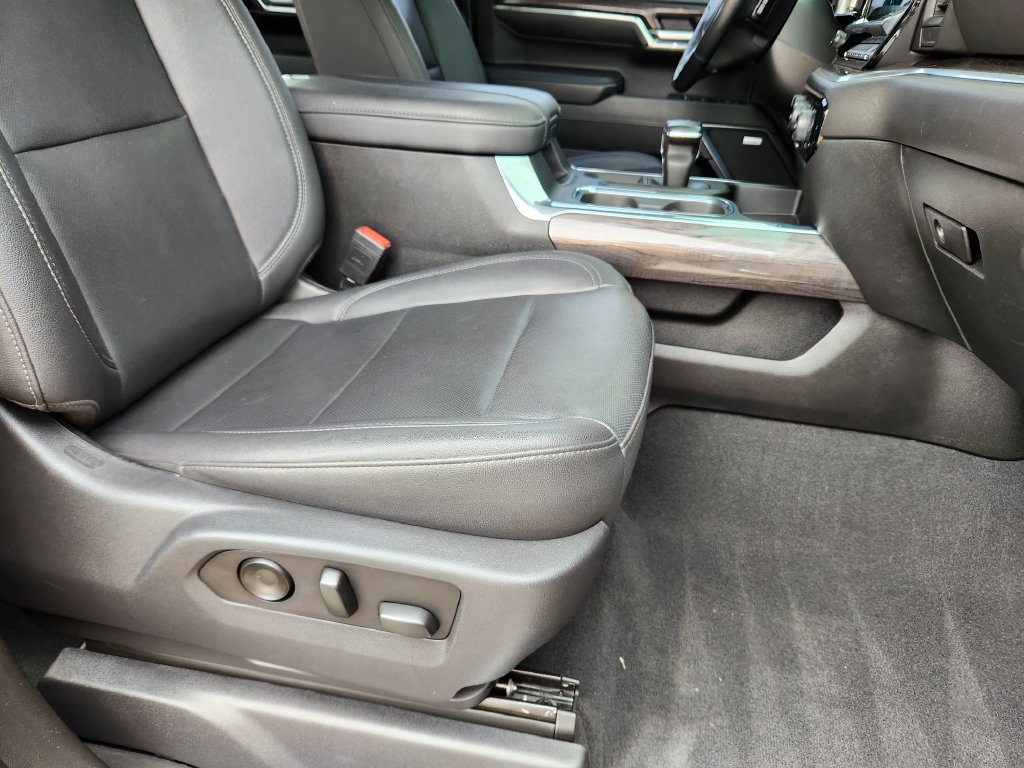 Used 2023 Chevrolet Silverado 1500 LTZ w/ LTZ Premium Package AWD/4WD image 13