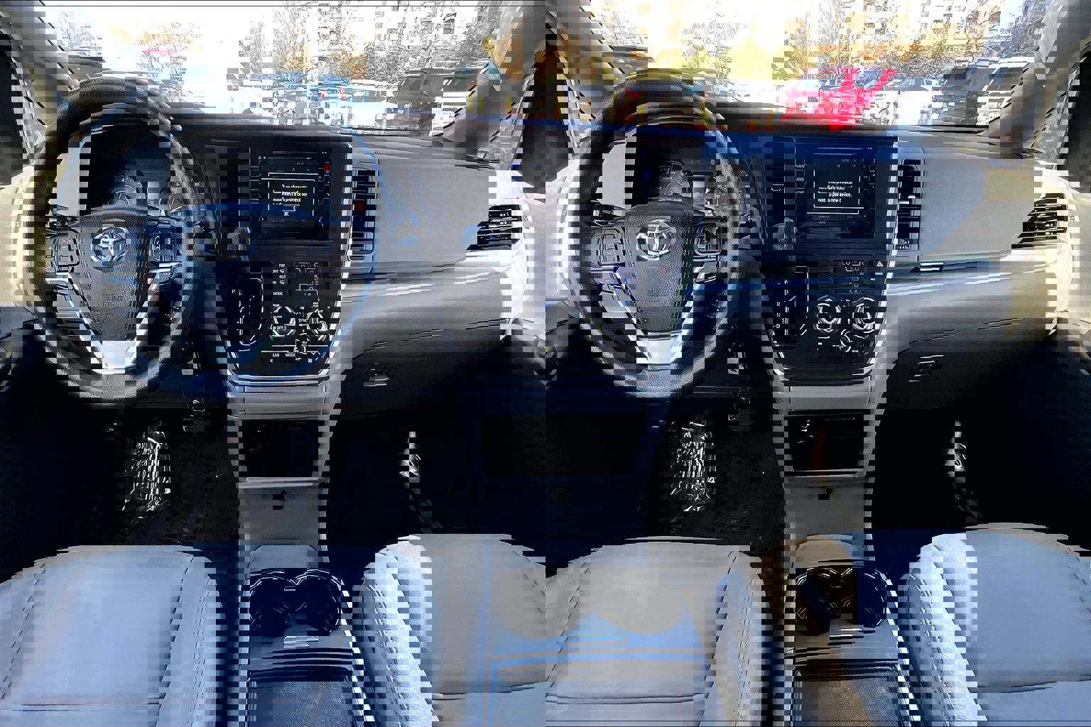 Used 2015 Toyota Sienna LE image 14