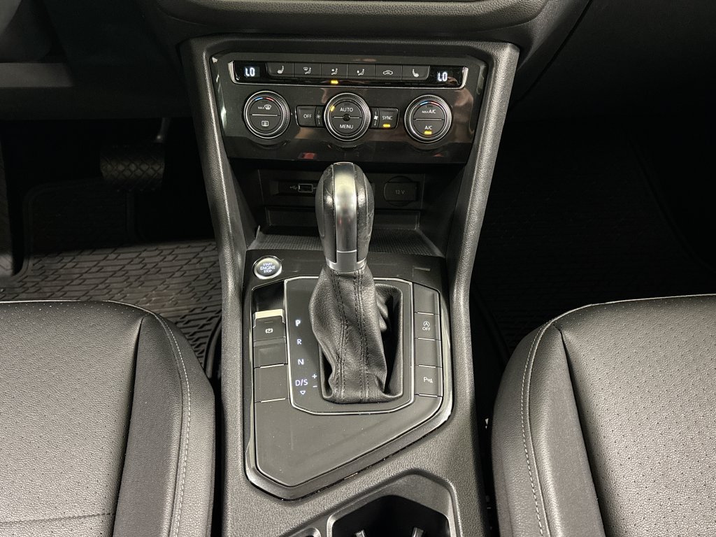 Used 2019 Volkswagen Tiguan SEL FWD image 13
