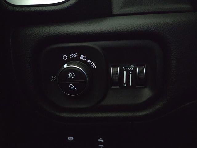 New 2026 RAM 1500 4x4 Crew Cab image 24