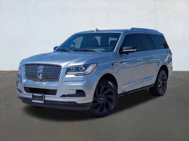 Used 2023 Lincoln Navigator Reserve image 1