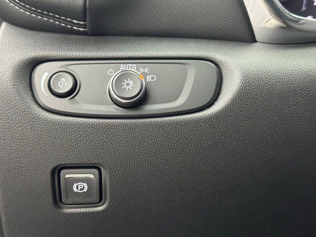 Used 2024 Chevrolet Blazer LT w/ Midnight/Sport Edition image 19