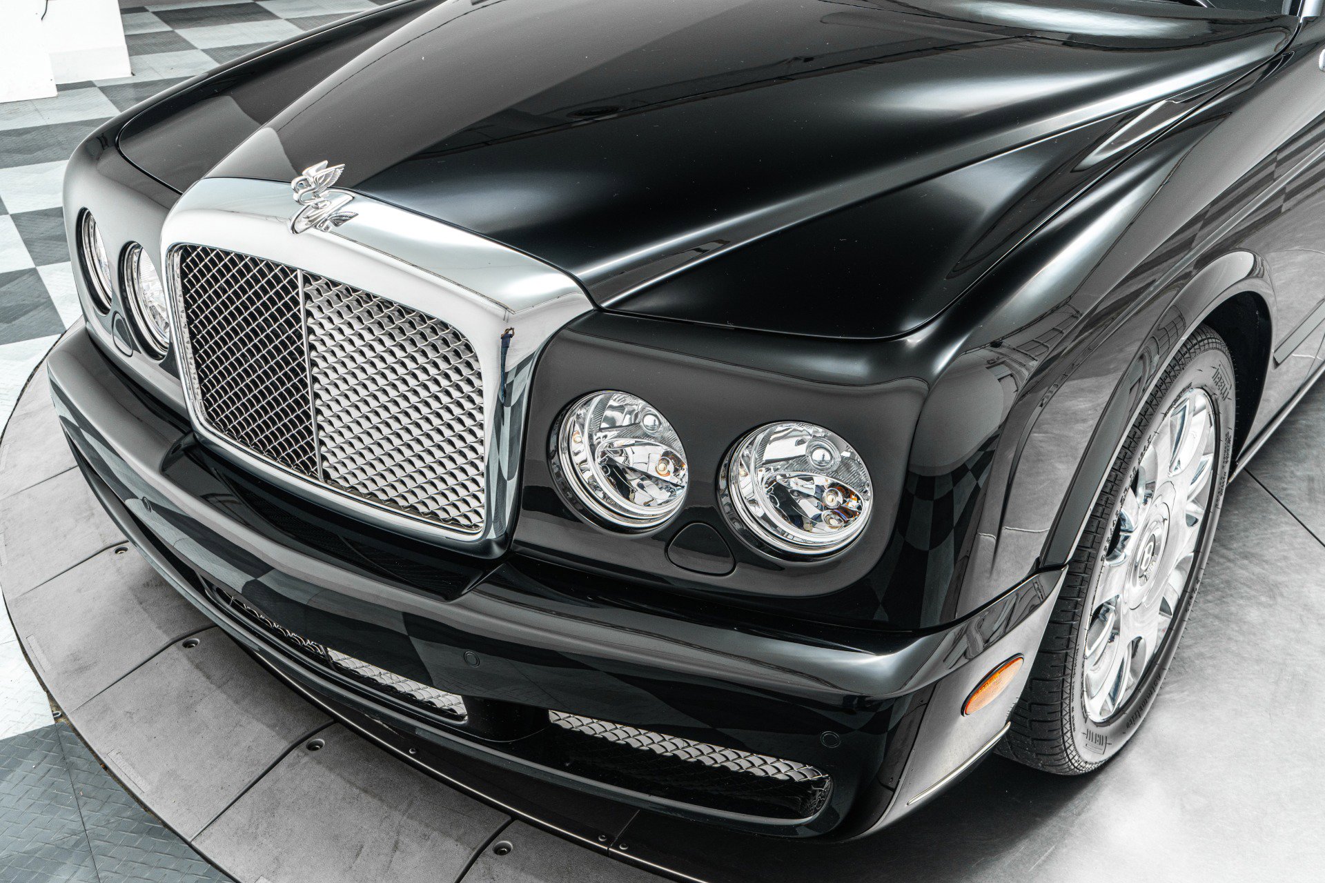 Used 2009 Bentley Azure RWD image 35