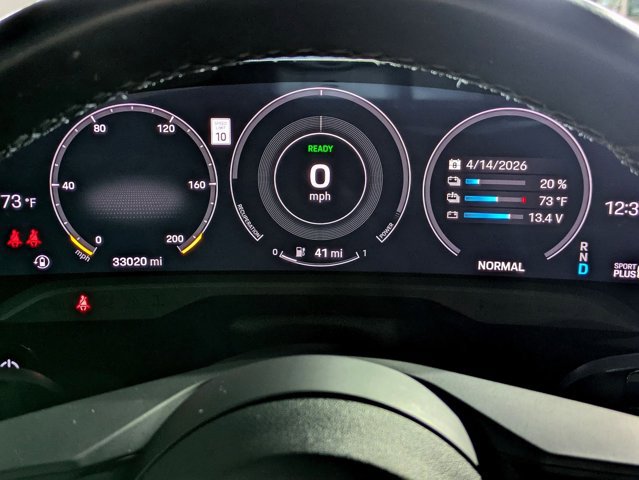 Used 2022 Porsche Taycan image 10