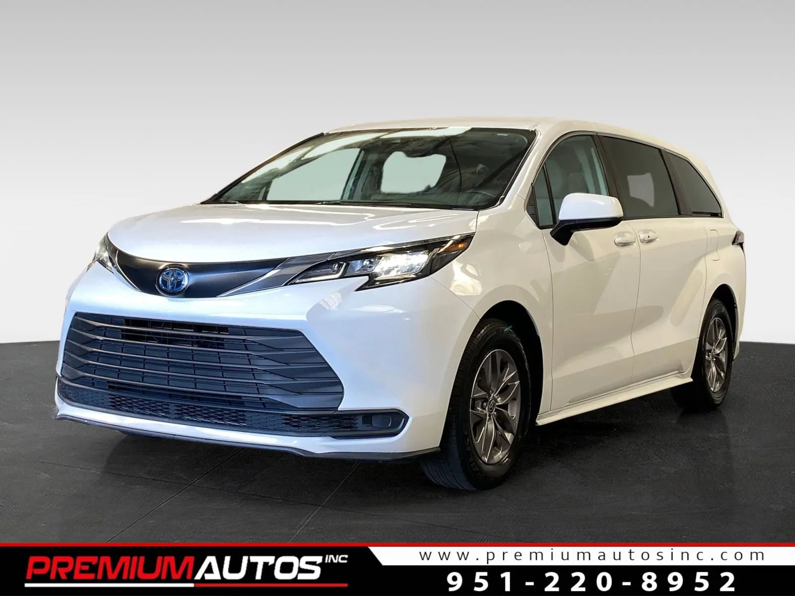 Used 2023 Toyota Sienna LE