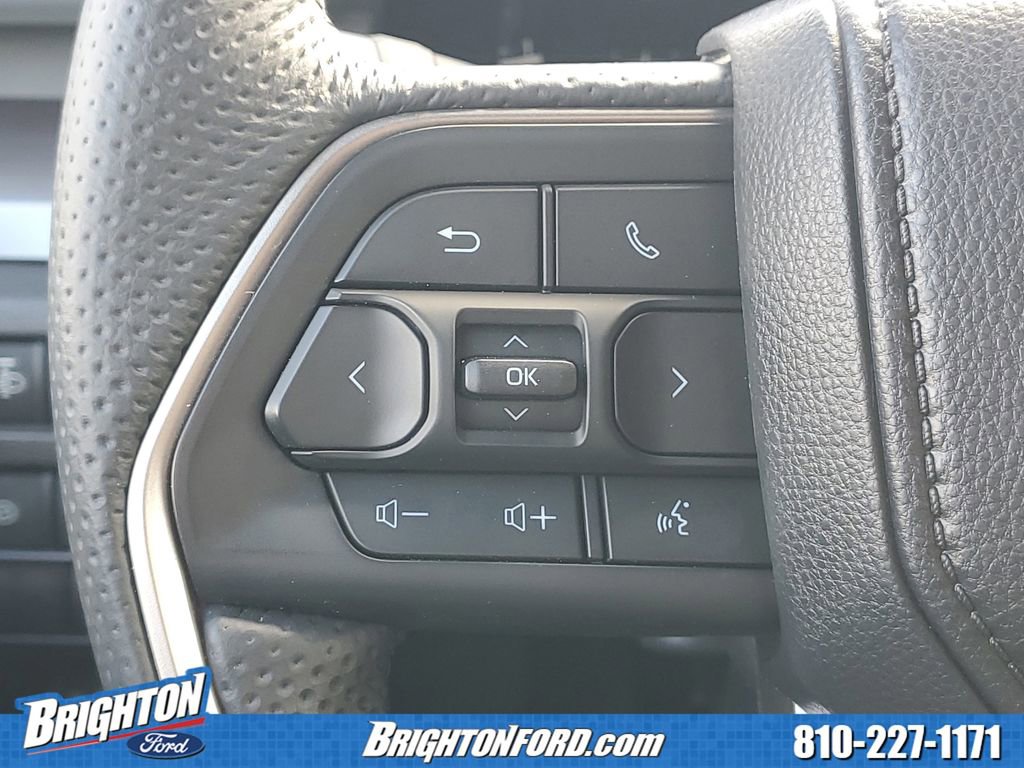Used 2025 Toyota Tacoma TRD Sport AWD/4WD image 17