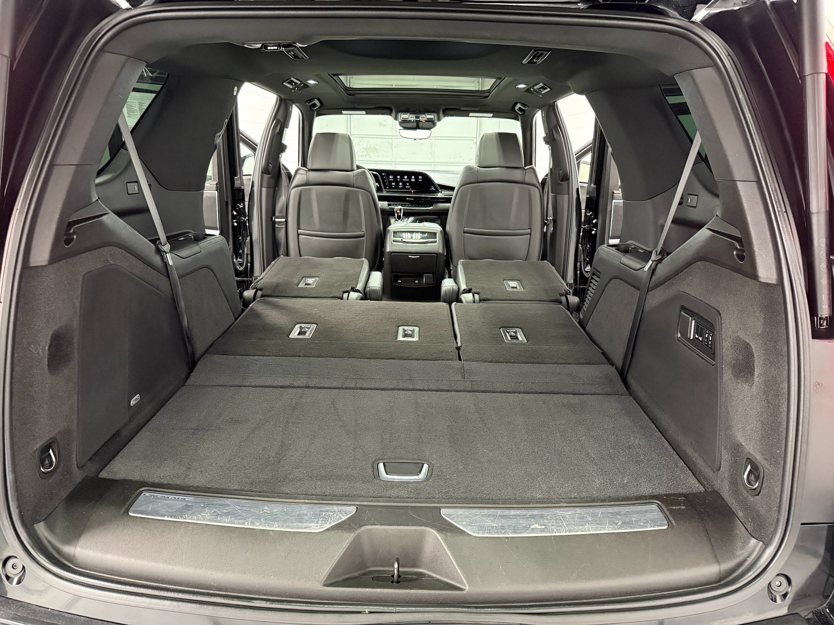 Used 2021 Cadillac Escalade Sport w/ Driver Assist Tech Package AWD/4WD image 45