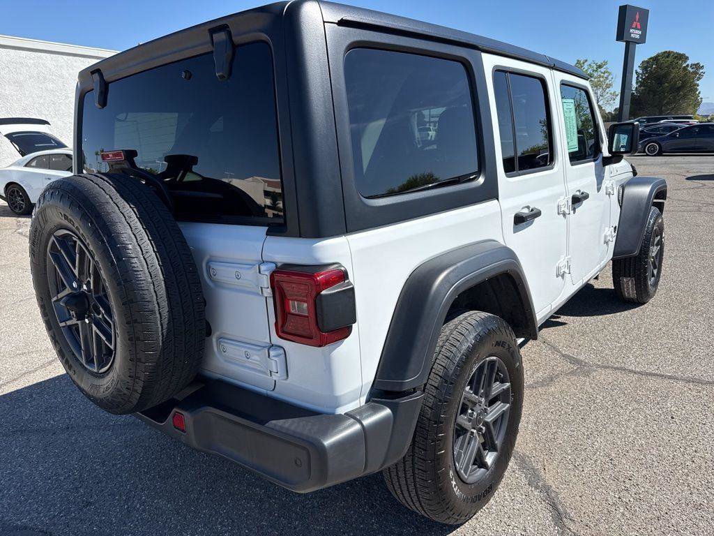 Used 2024 Jeep Wrangler Unlimited Sport AWD/4WD image 7