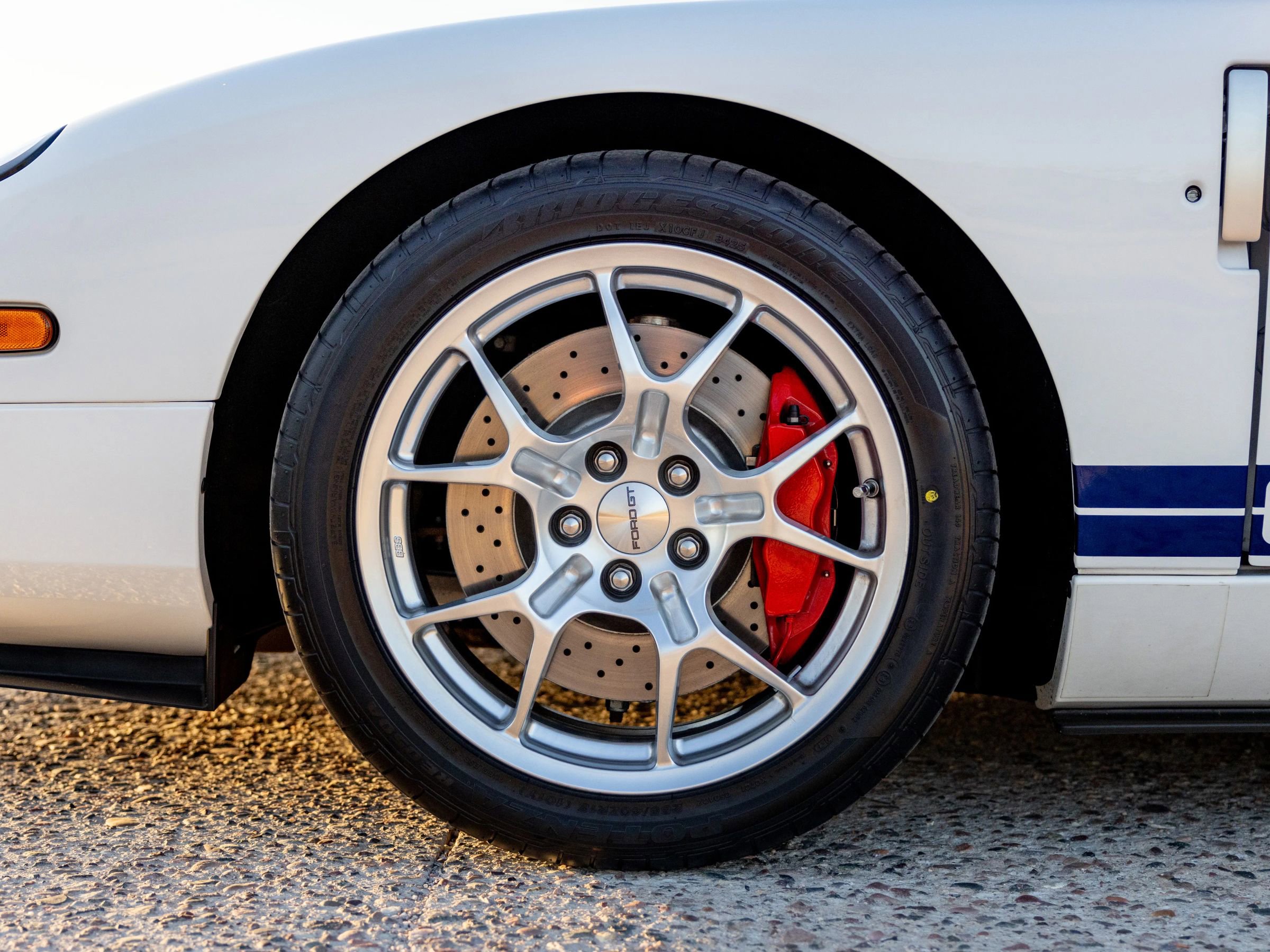 Used 2005 Ford GT image 30