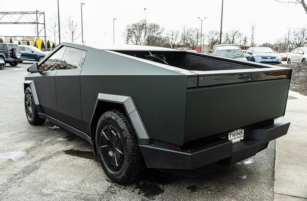 Used 2024 Tesla Cybertruck AWD Crew Cab image 47